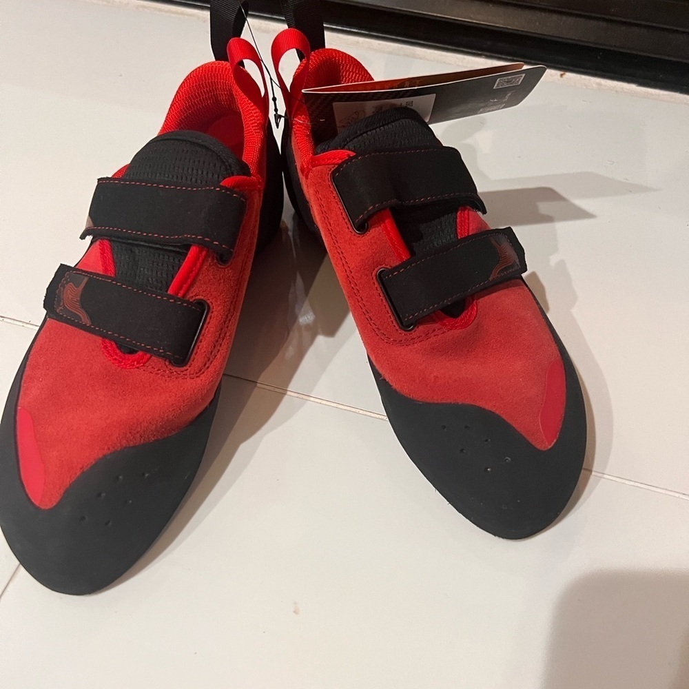 CLIMB X RAVE STRAP Red Climbing Shoes Men’s 8 Women’s 10.5 Organic Hemp Lining